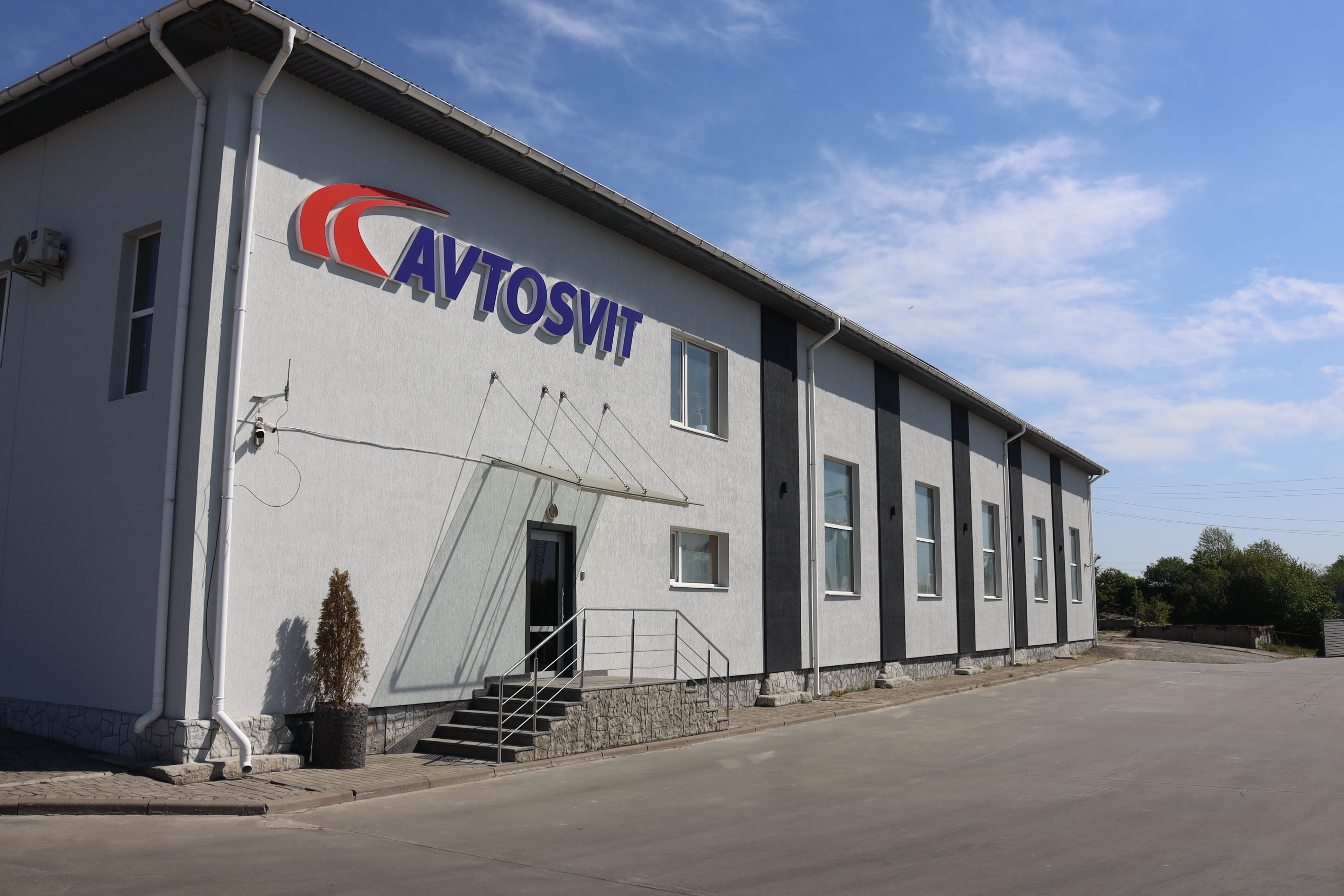 Тягачі Автосвіт